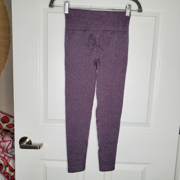 Gymshark Purple High Rise Adapt Animal Seamless Tight Leggings - Picture 6 of 7